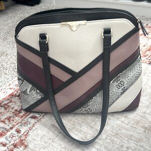 Ready for Fall! Liz Claiborne classic faux leather purse